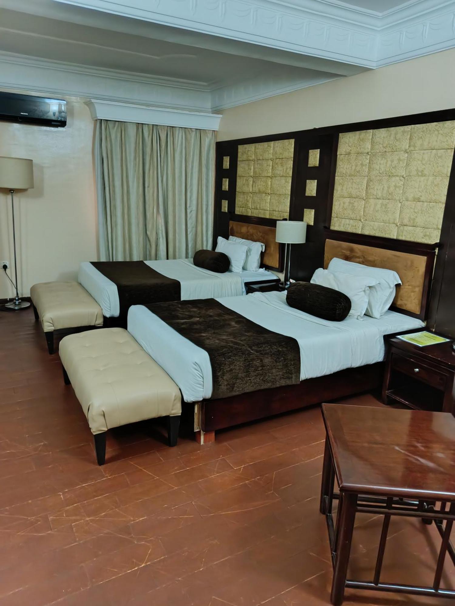 Owu Crown Hotel Ібадан Екстер'єр фото
